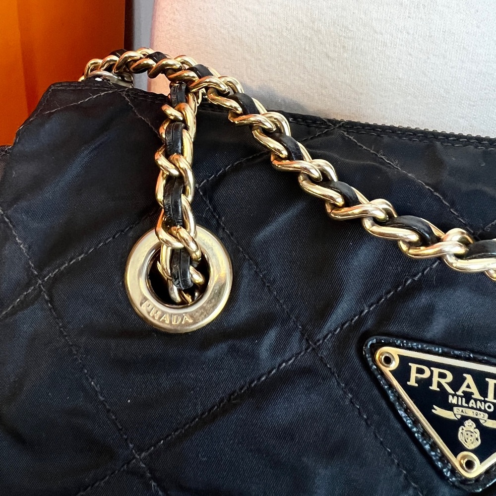 Prada⭐️⭐️Black Quilted Shoulder Bag with Gold Chain. No damages. - Picture 8 of 14